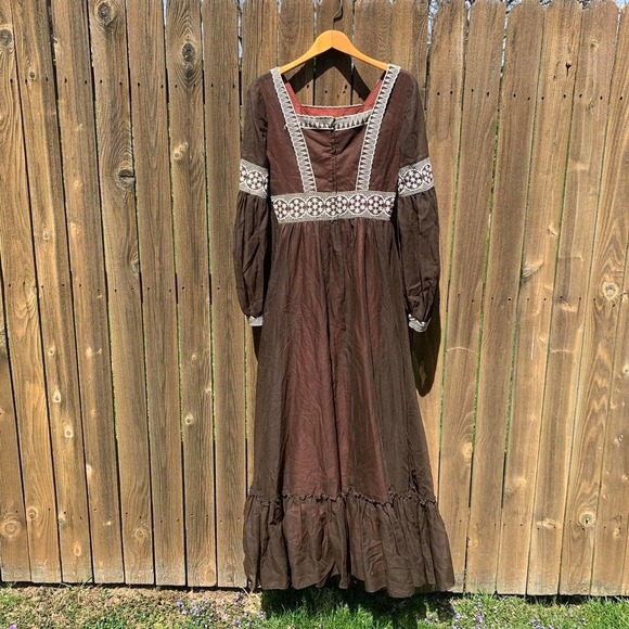 Vintage 1970s Brown Prairie Dress - Picture 4 of 7